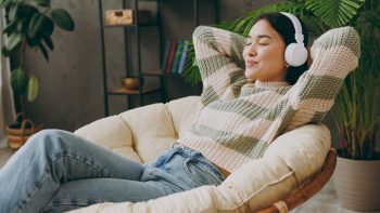  The Psychology of Sound: How Music and Ambient Noise Influence Your Emotions